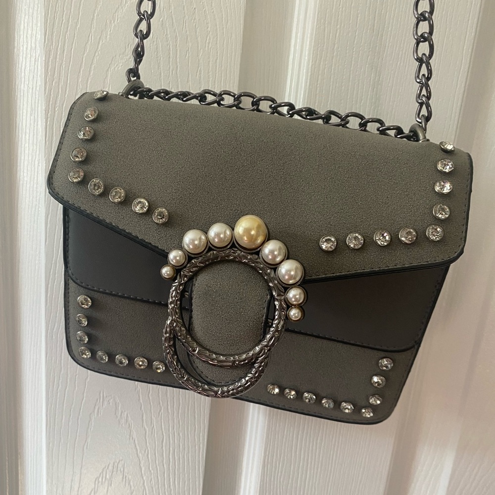 Stepping Out Make A Statement - image 2